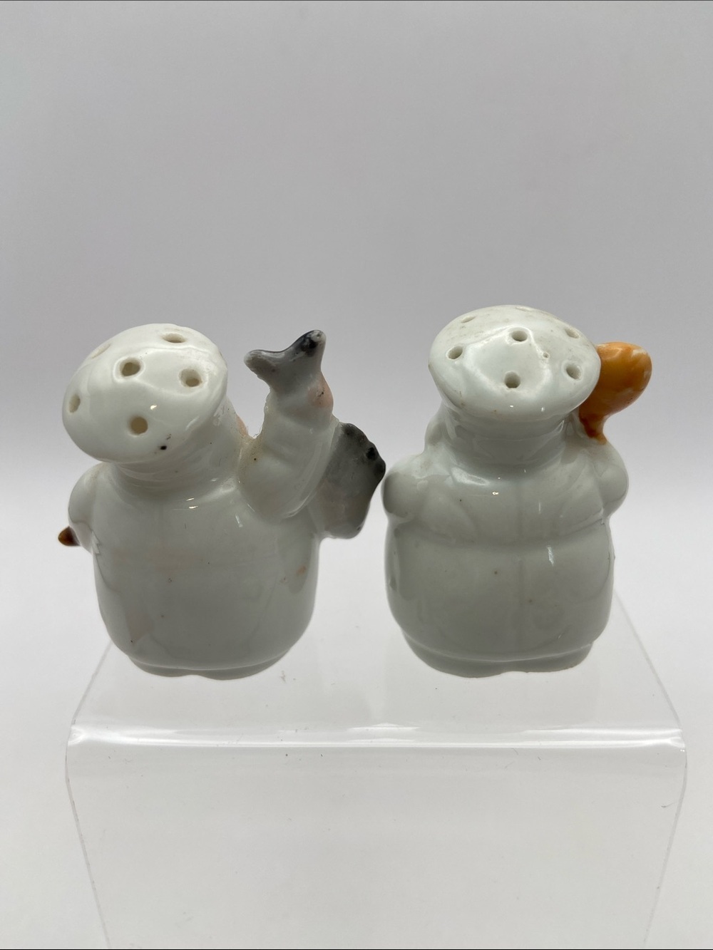Vintage Porcelain Mini Happy Chef Salt & Pepper Shakers Set of 2 Collectible - Picture 3 of 7